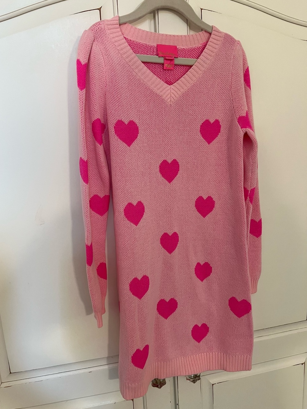 NWT Lilly Pulitzer Pink Knit V-Neck Sweater Dress with Hot Pink Heart Print - Picture 1 of 5
